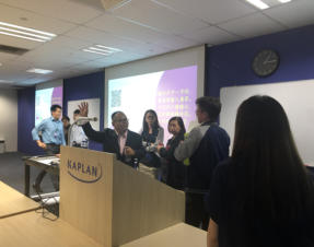 Singapore Fengshui Master at Kaplan Institute answering queries after fengshui talk